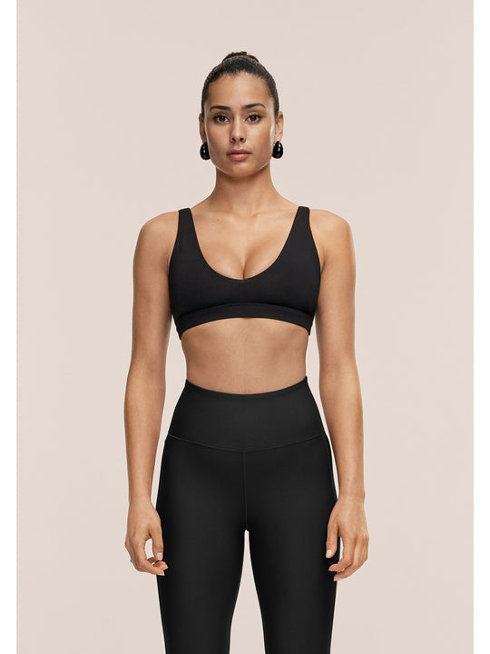 Stanik sportowy CASALL Soft Touch Padded Sports Bra kolor czarny
