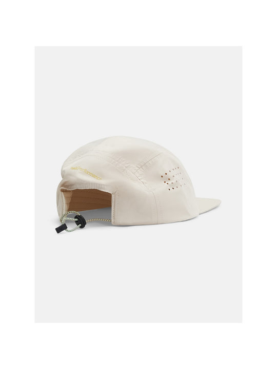 adventuresports czapka-peak-performance-lightweight-cap-g78363200-n36 tyl
