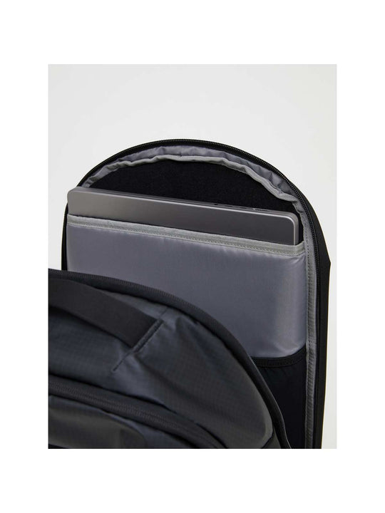 Plecak PEAK PERFORMANCE Commuter Backpack czarny
