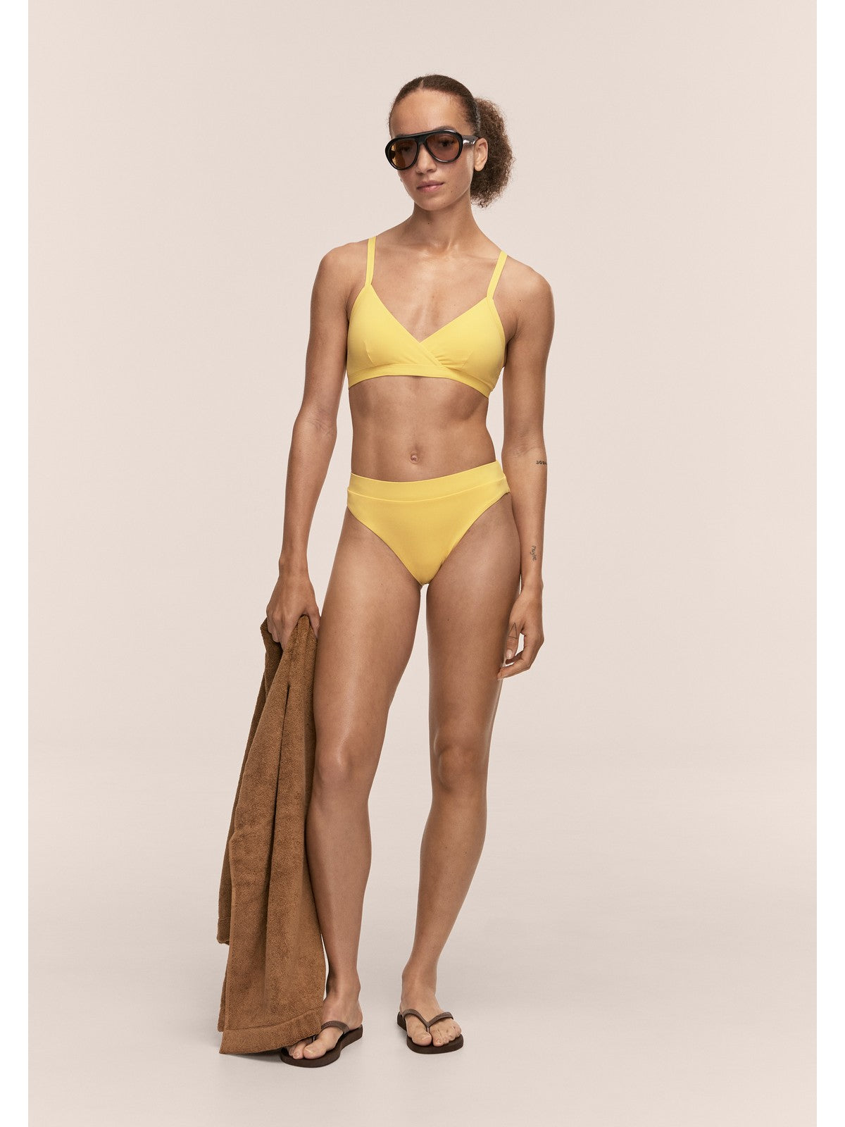 Majtki kąpielowe CASALL High Waist Bikini Brief kolor żółty