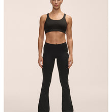 Spodnie damskie CASALL Flare Low Waist Pant kolor czarny
