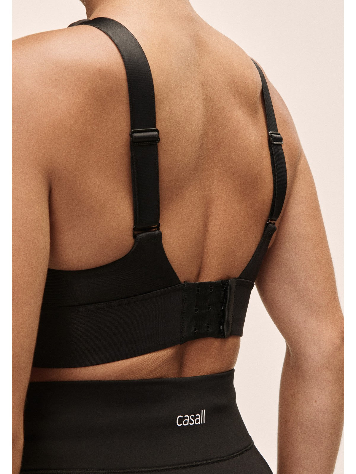 Stanik CASALL Iconic Adjustable Sports Bra kolor czarny