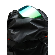 Plecak PEAK PERFORMANCE Vertical Ski Backpack 20L czarny
