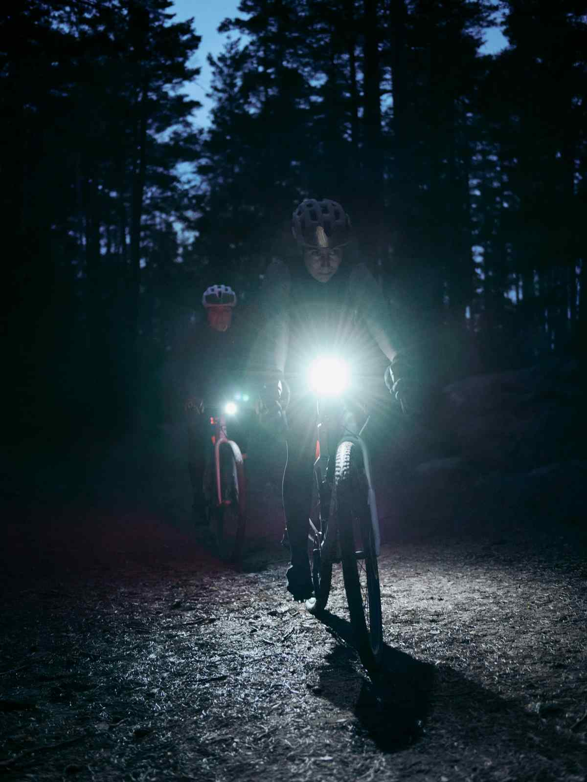 Lampka rowerowa BOOKMAN Volume Front 800 czarny