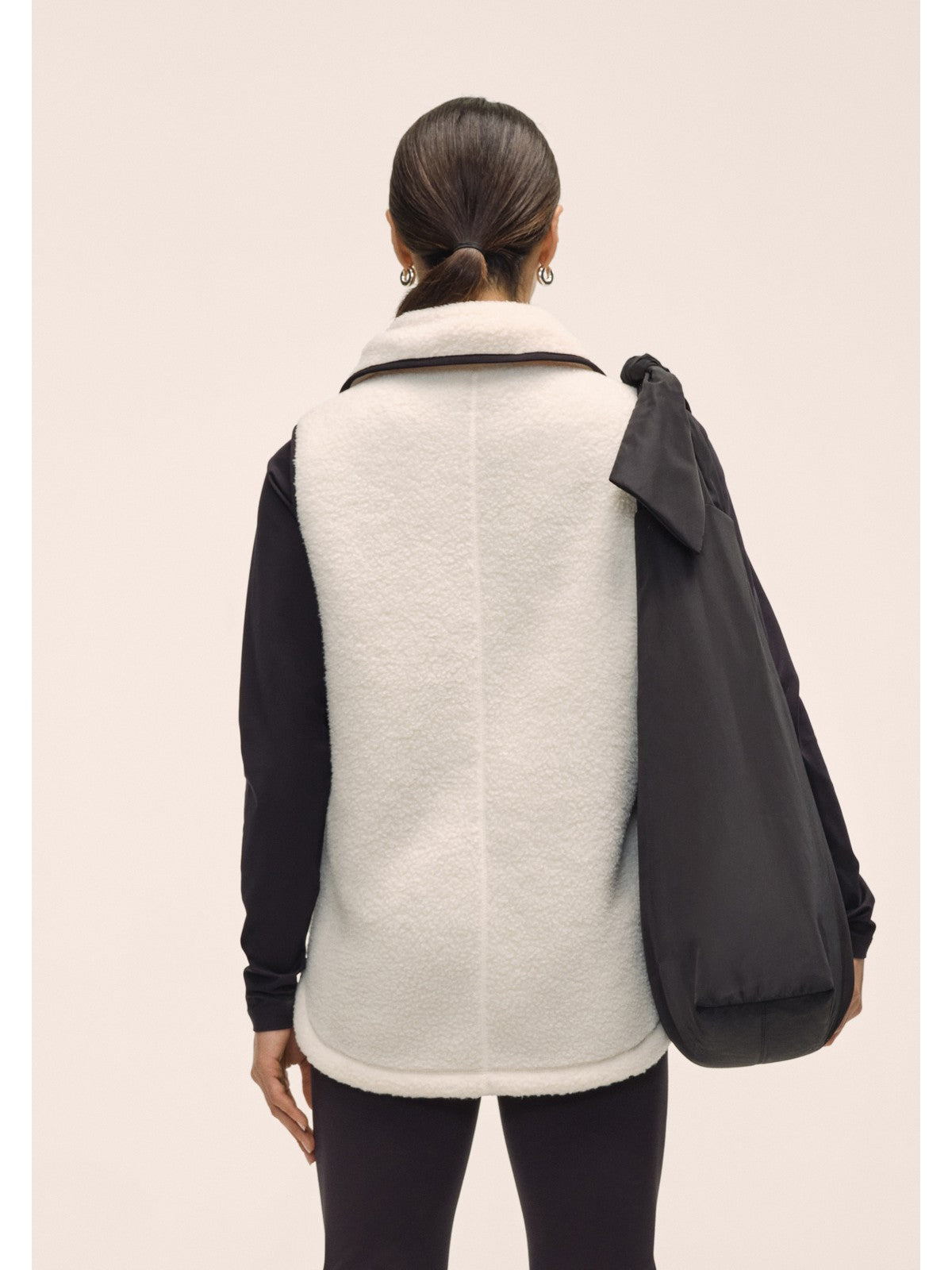 Kamizelka damska CASALL High Collar Pile Vest kolor biały