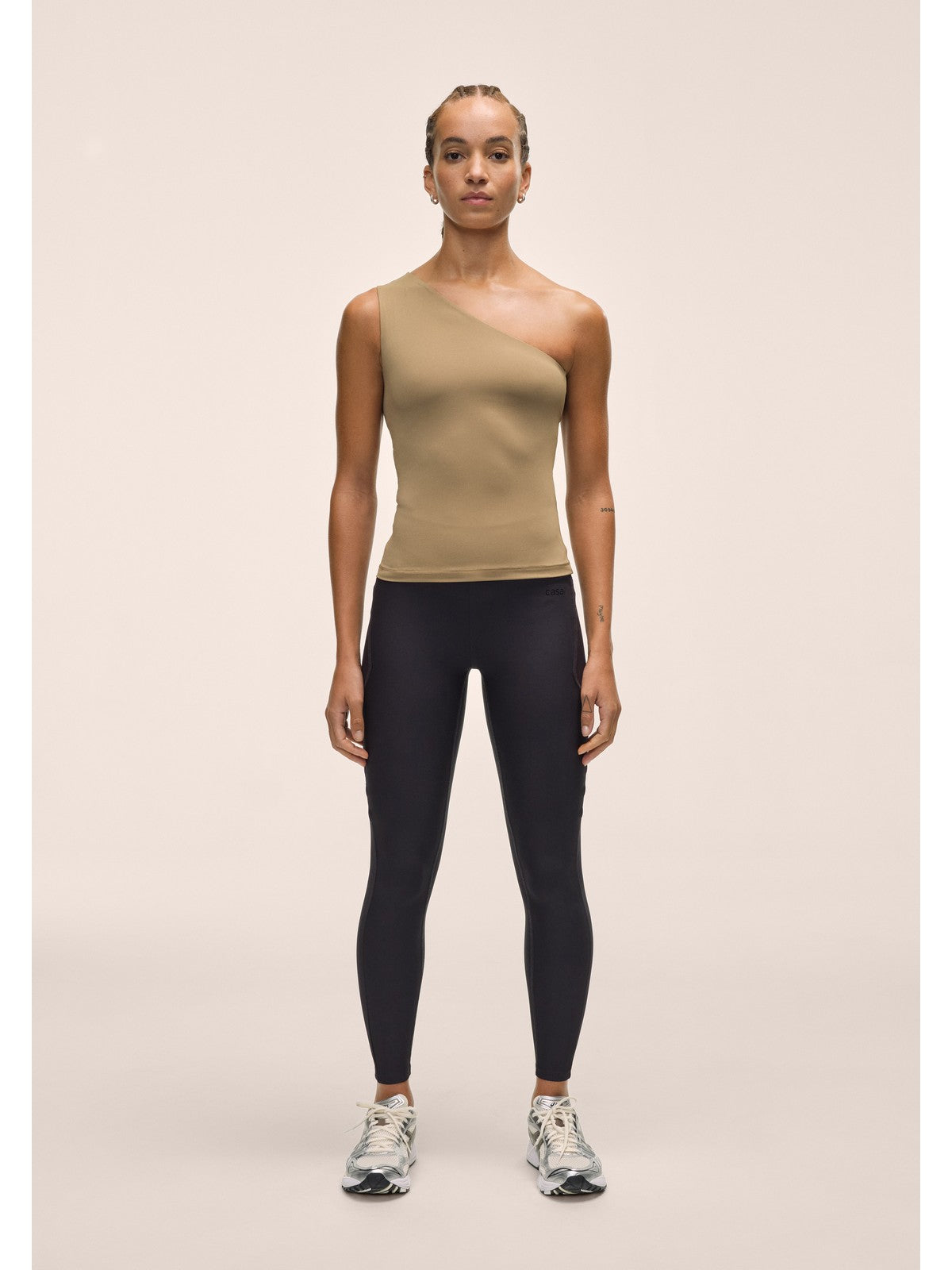 Koszulka treningowa damska CASALL One Shoulder Bra Tank kolor zielony
