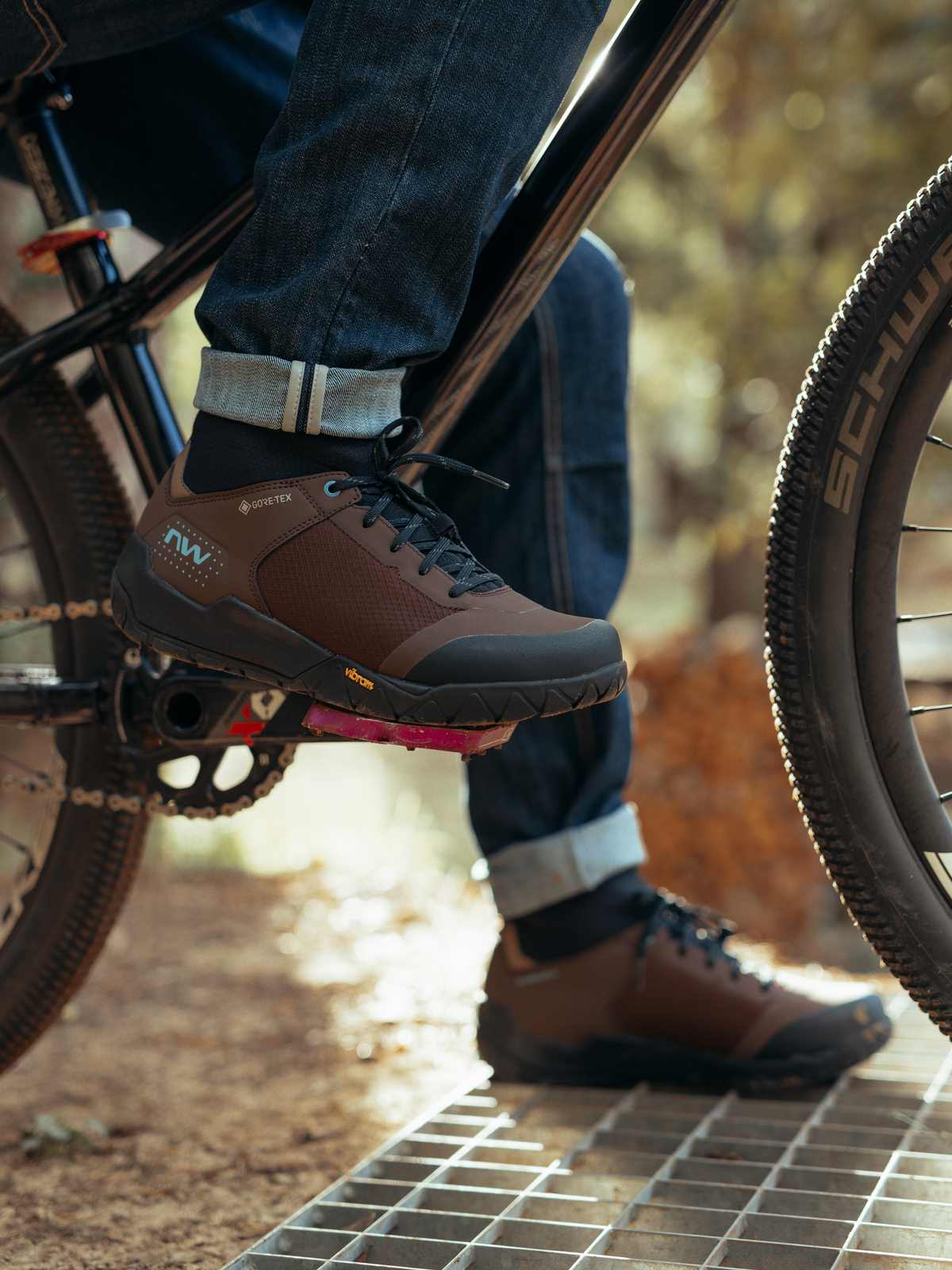 Buty rowerowe NORTHWAVE MULTICROSS MID GTX czarny