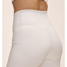 Legginsy damskie Casall Grace High Waist Hot Pant biały - Adventure Sports
