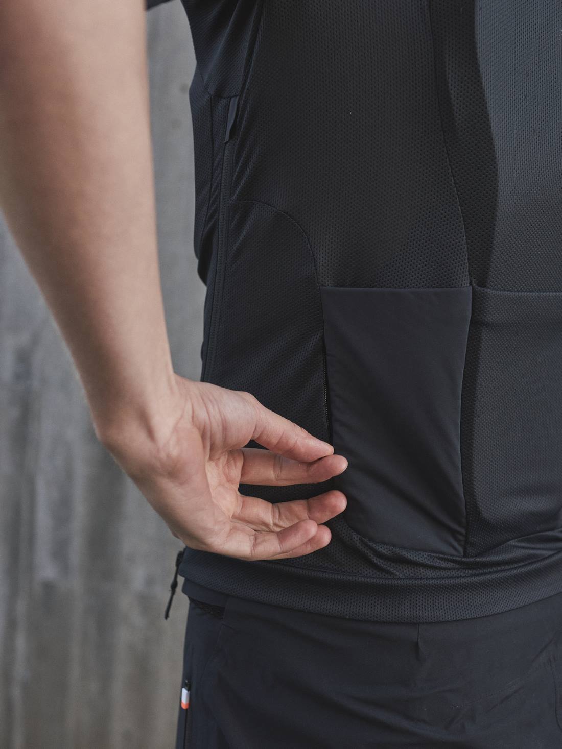 Ochraniacz rowerowy POC Oseus VPD Tee - czarny