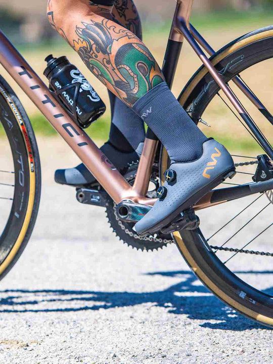 Skarpety rowerowe NORTHWAVE Extreme Pro Sock szary/czarny
