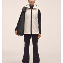Kamizelka damska CASALL High Collar Pile Vest kolor biały
