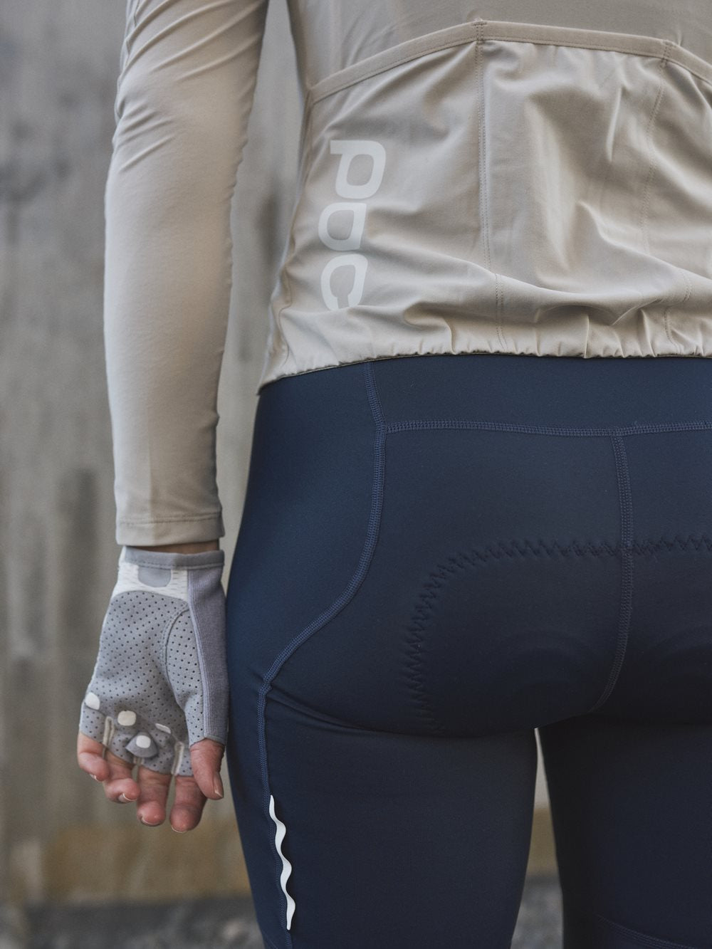 Koszulka rowerowa POC ESSENTIAL ROAD W’S LS - beżowa - Adventure Sports