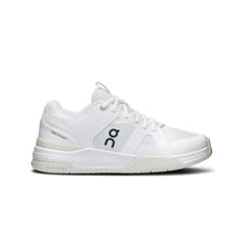 Buty do gry w tenisa damskie On THE ROGER Clubhouse Pro biały
