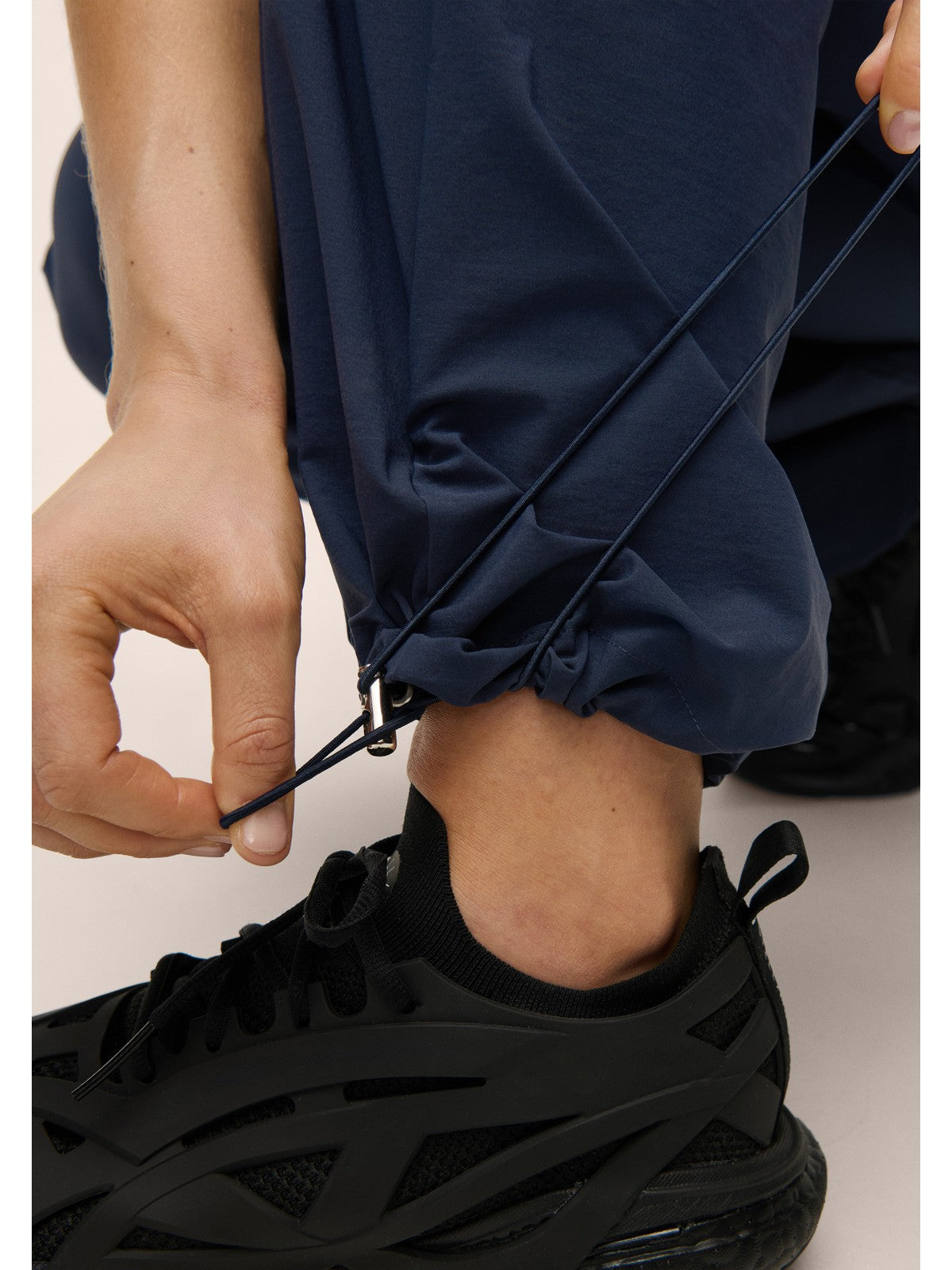 Spodnie damskie CASALL Logo Elastic Barrel Pant niebieskie