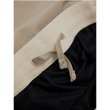 Szorty treningowe damskie PEAK PERFORMANCE W Trail Light Shorts beżowe - Adventure Sports
