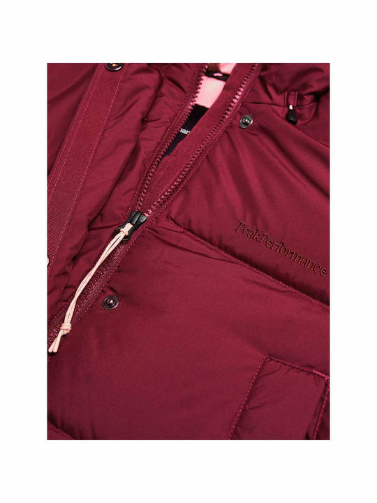 Kurtka PEAK PERFORMANCE W Quiver Down Parka bordowy
