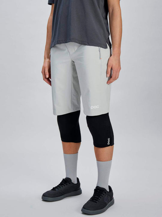Spodenki rowerowe damskie POC W's Motion Shorts szare
