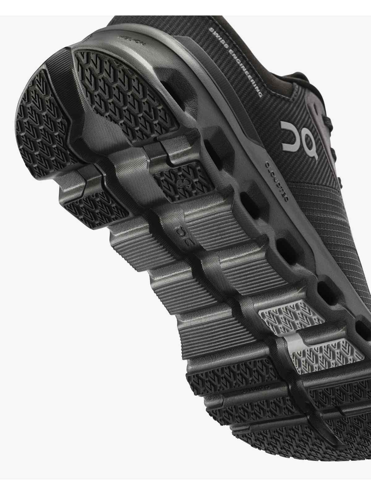 Buty damskie do biegania ON RUNNING Cloudrunner 2 Waterproof czarny