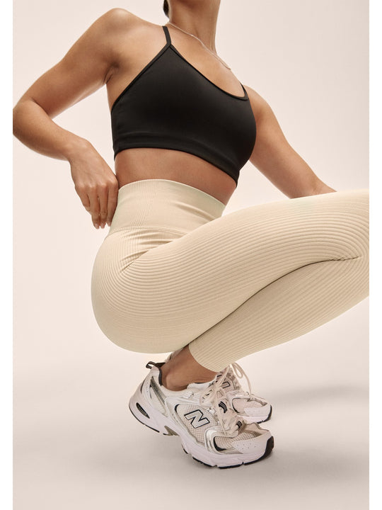 Legginsy damskie CASALL Multi Rib Seamless High Waist Tights kolor beżowy
