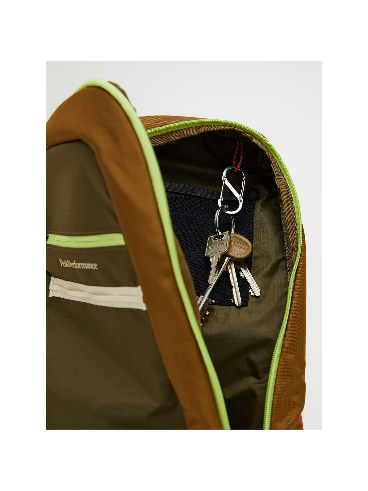 Torba PEAK PERFORMANCE Outdoor Crossbody Bag brązowy