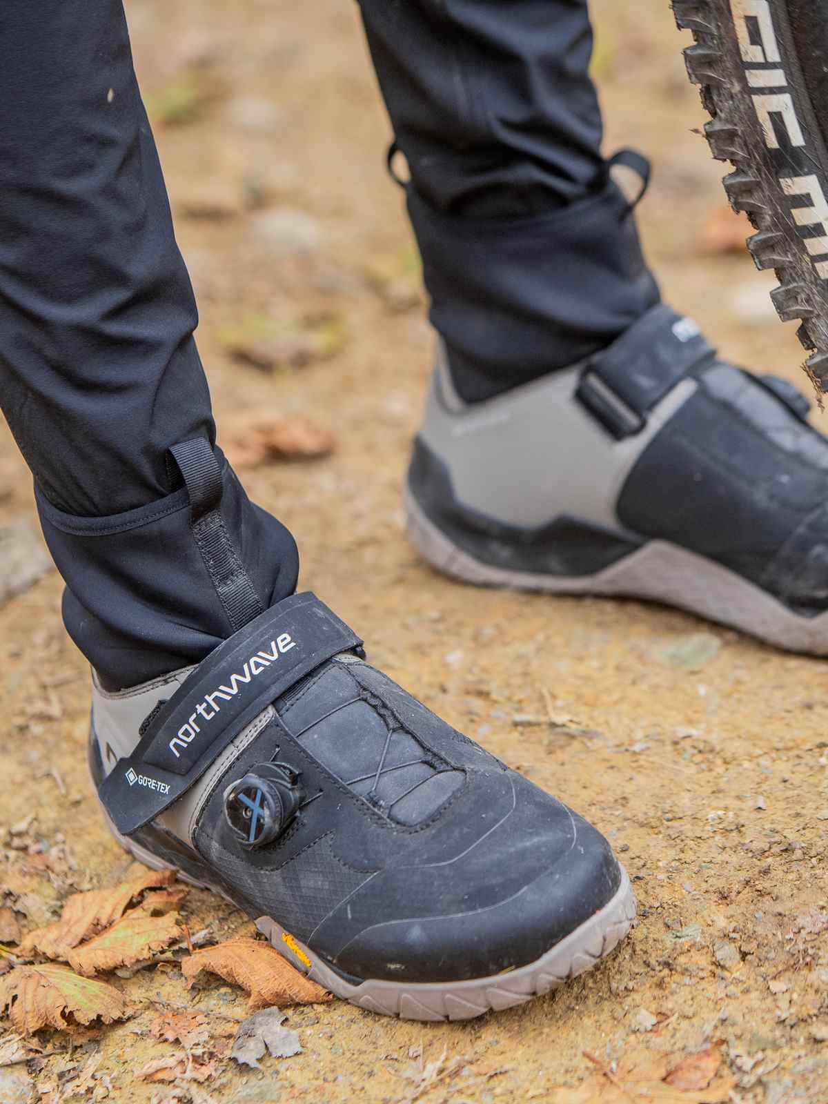 Buty rowerowe NORTHWAVE Multicross Plus GTX beżowy