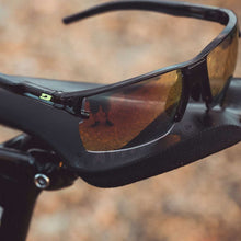 Okulary fotochromowe JULBO OUTLINE - czarny | Reactiv Light Amplifier Cat 1-3 - L - Adventure Sports
