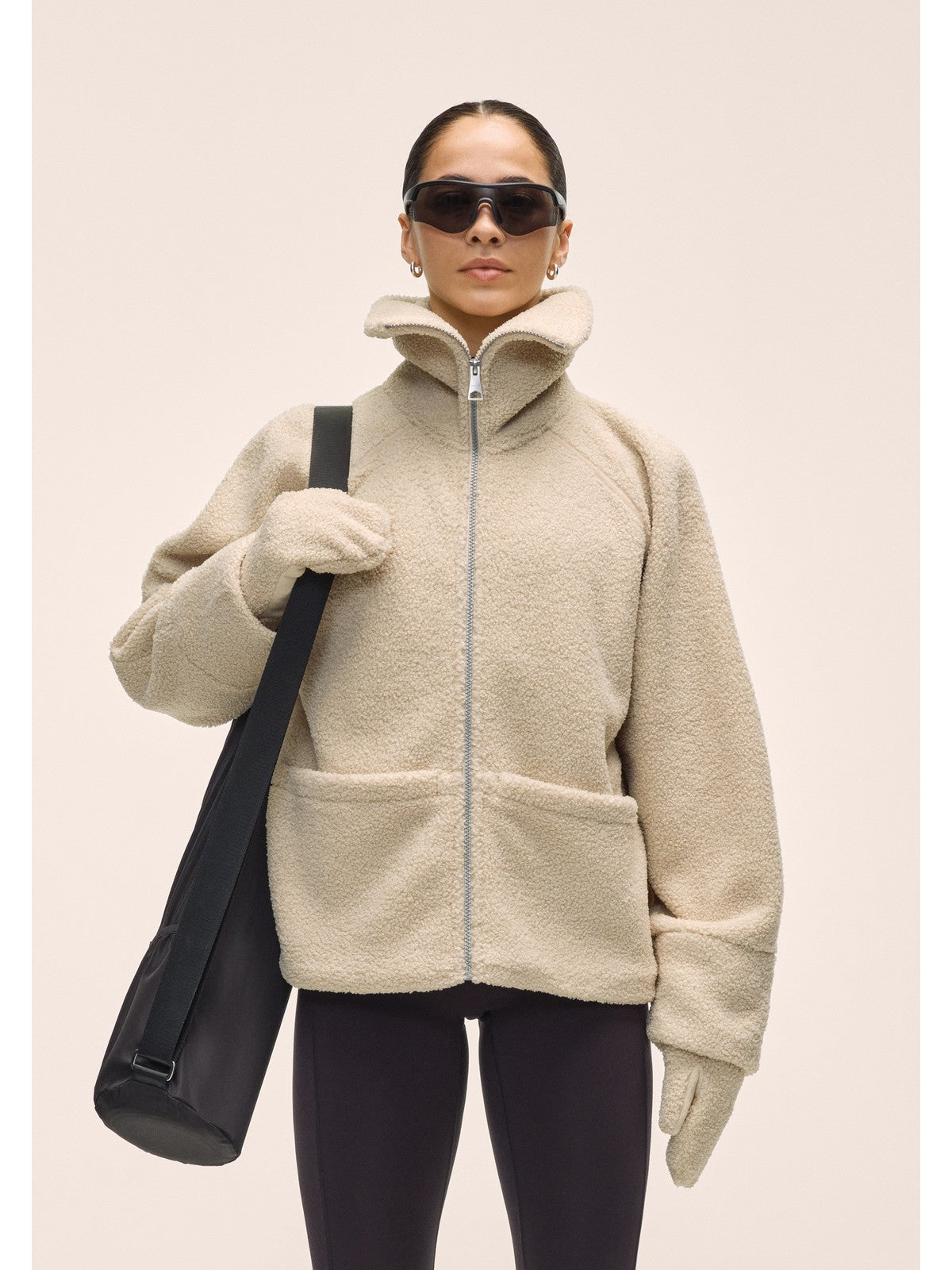 Kurtka damska CASALL Sherpa Short Zip Jacket kolor beżowy