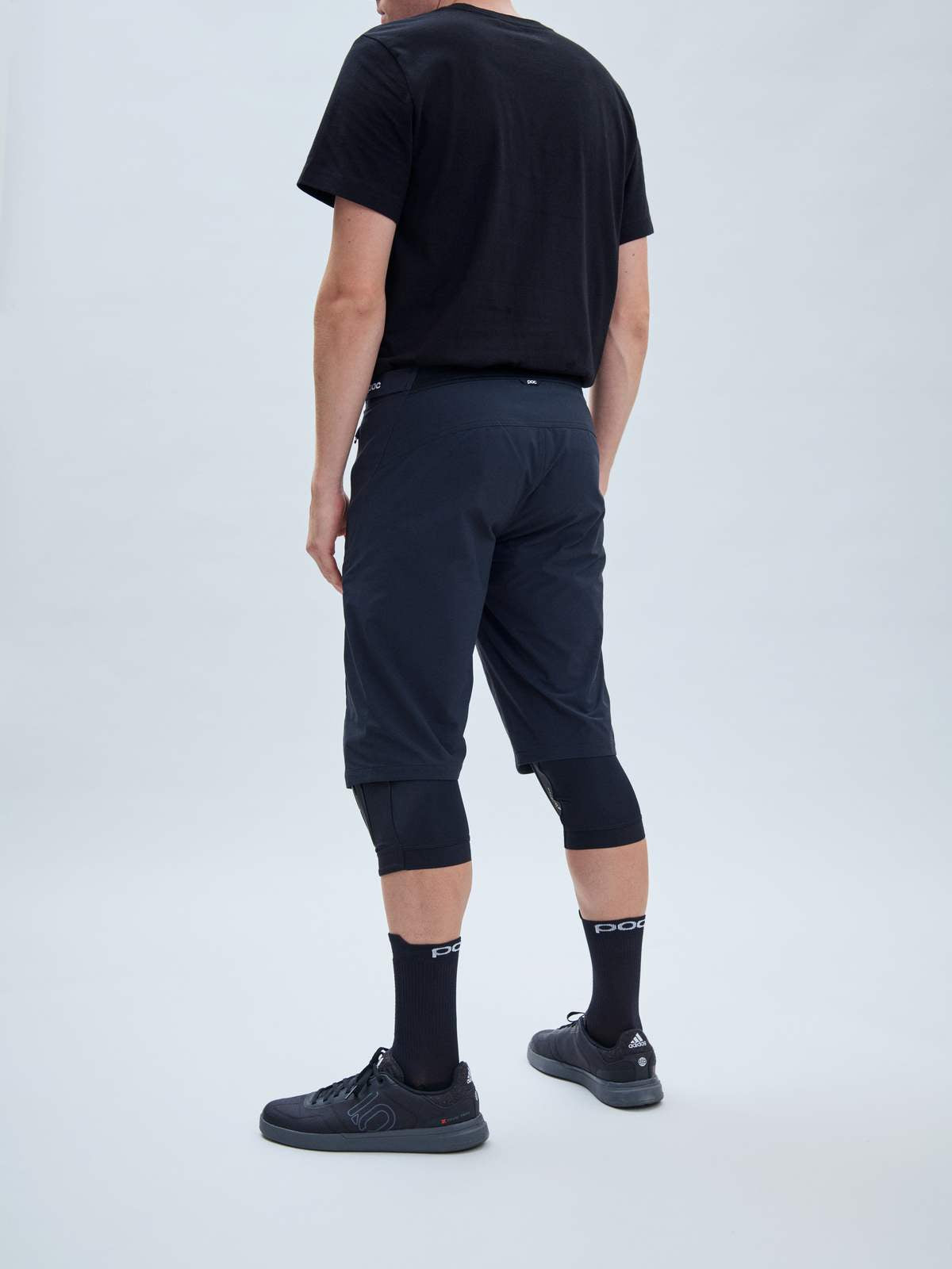 Spodenki rowerowe POC Essential Enduro - czarny