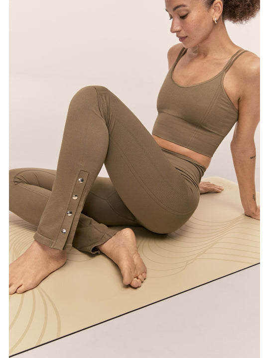 Spodnie damskie CASALL Seamless Rib Slit Pants kolor zielony
