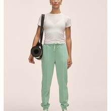 Spodnie dresowe damskie Casall Aria Joggers zielone - Adventure Sports
