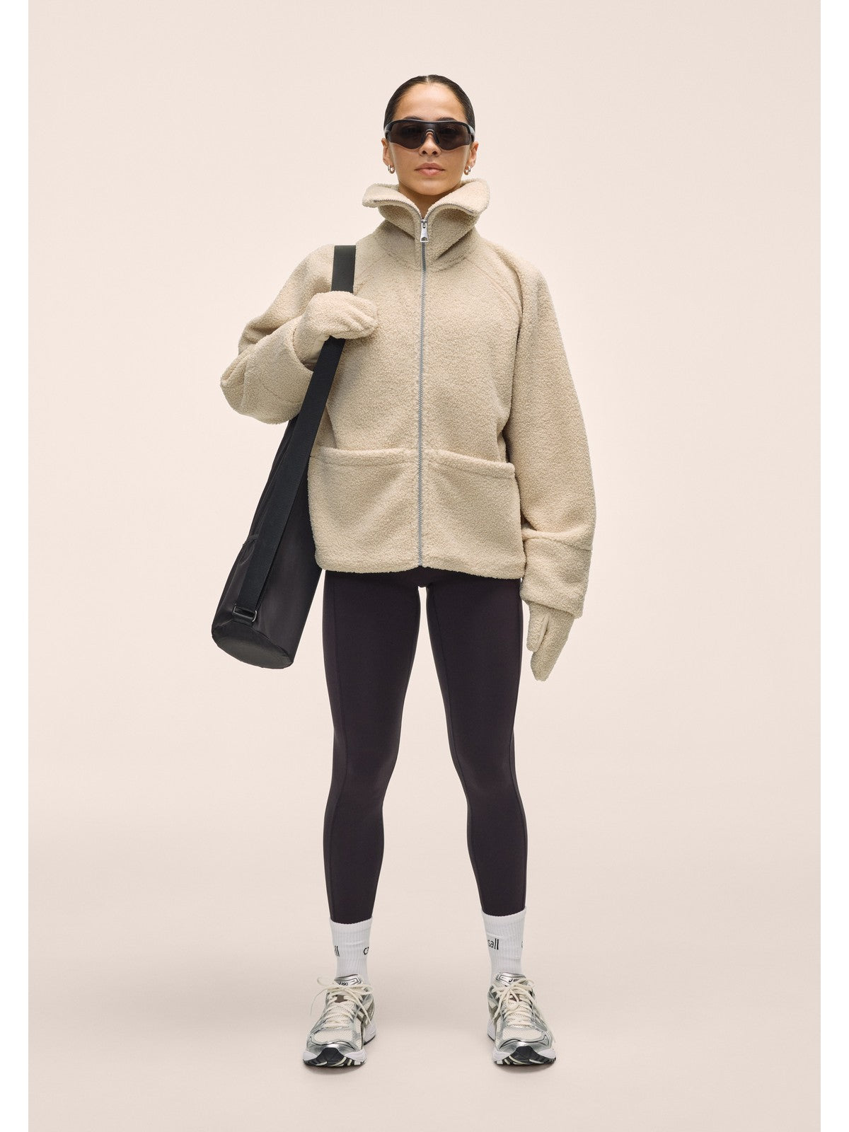 Kurtka damska CASALL Sherpa Short Zip Jacket kolor beżowy