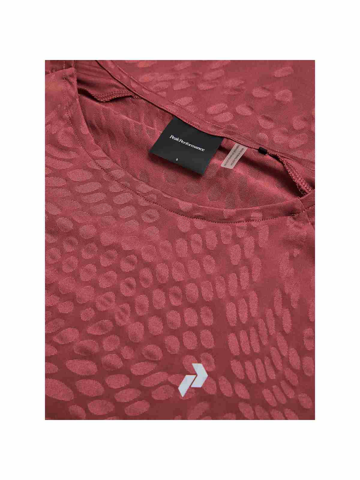 adventuresports koszulka-peak-performance-w-discover-t-shirt-g80718030-r64 detail1