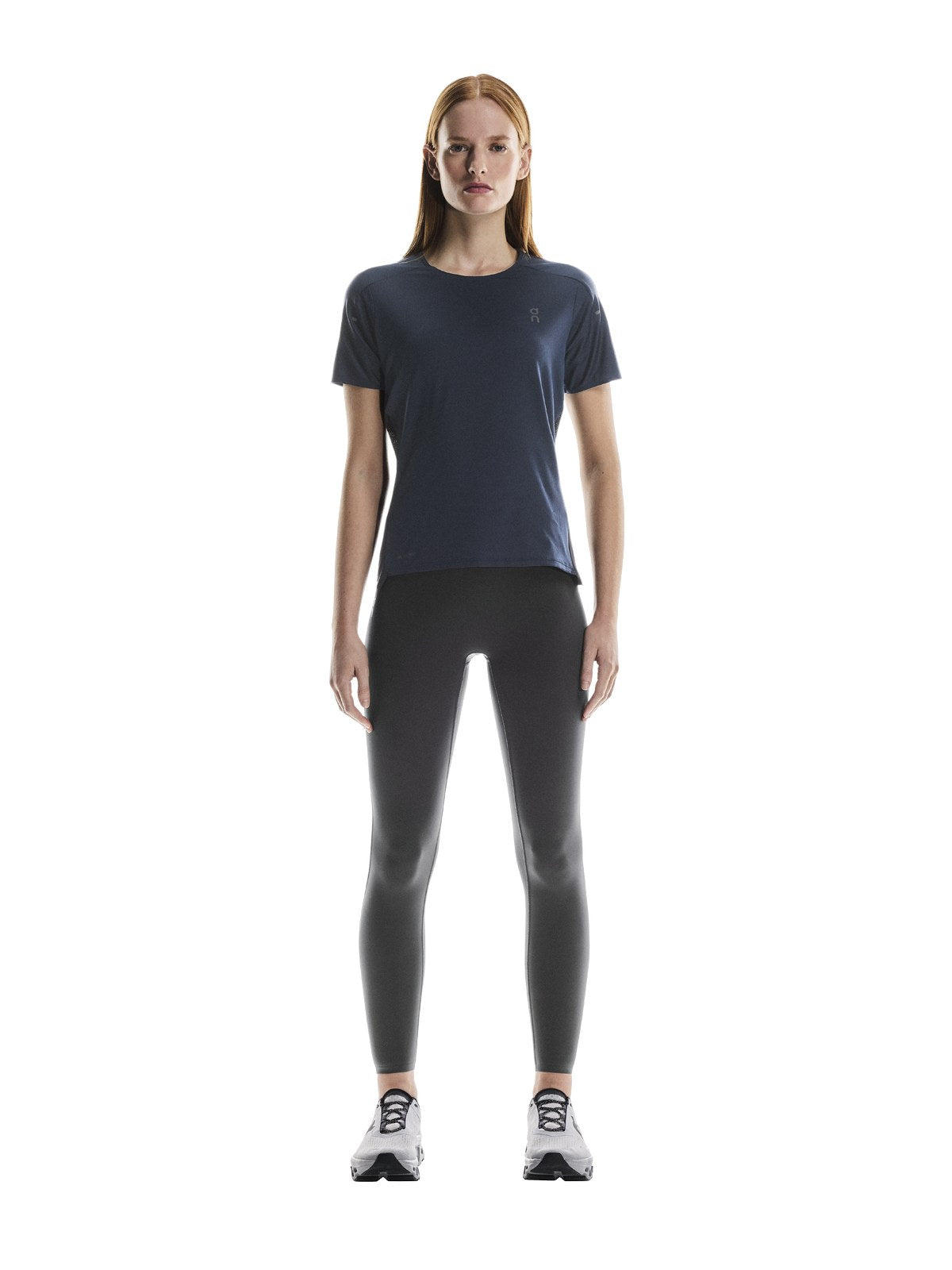 Koszulka damska do biegania On Performance-T granatowo czarny