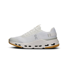 Sneakersy damskie ON RUNNING Cloudnova Form 2 biały
