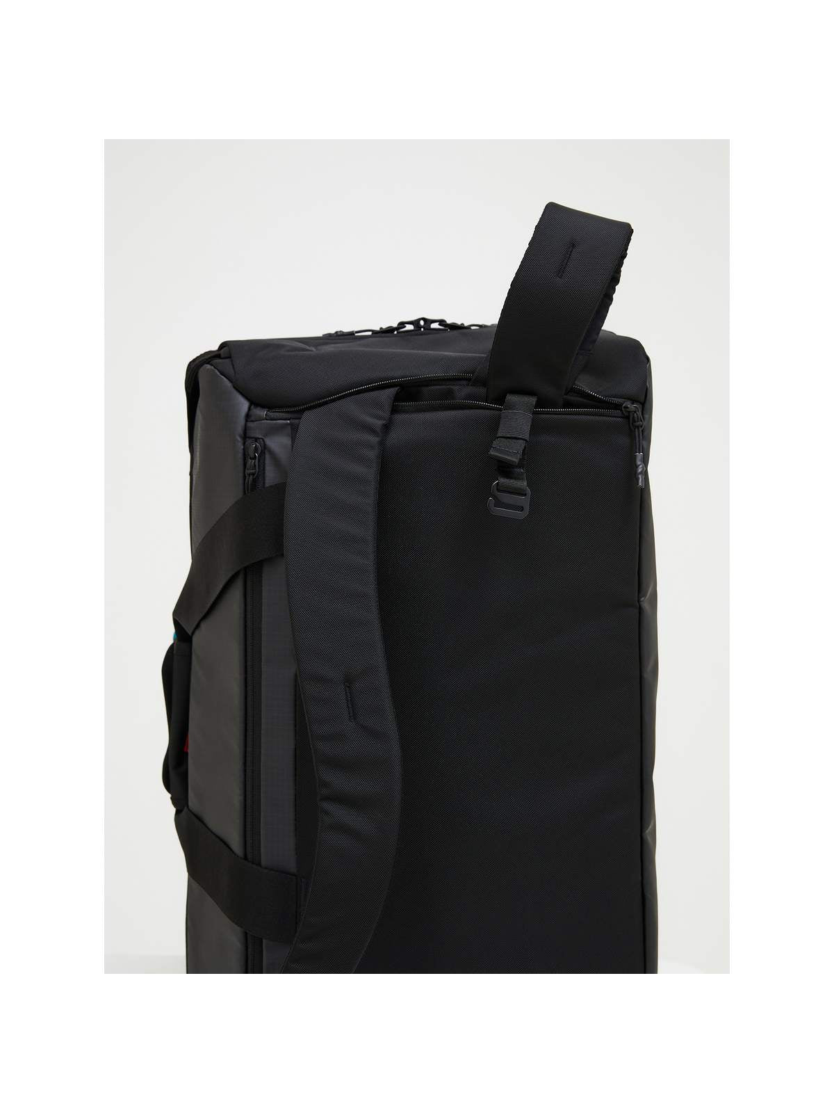 adventuresports torba-peak-performance-vertical-duffle-40l-g80428010-050 detail2