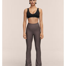 Spodnie damskie CASALL Flare High Waist Pant kolor szary
