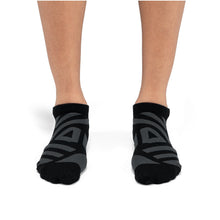 Skarpety do biegania On Performance Low Sock czarny
