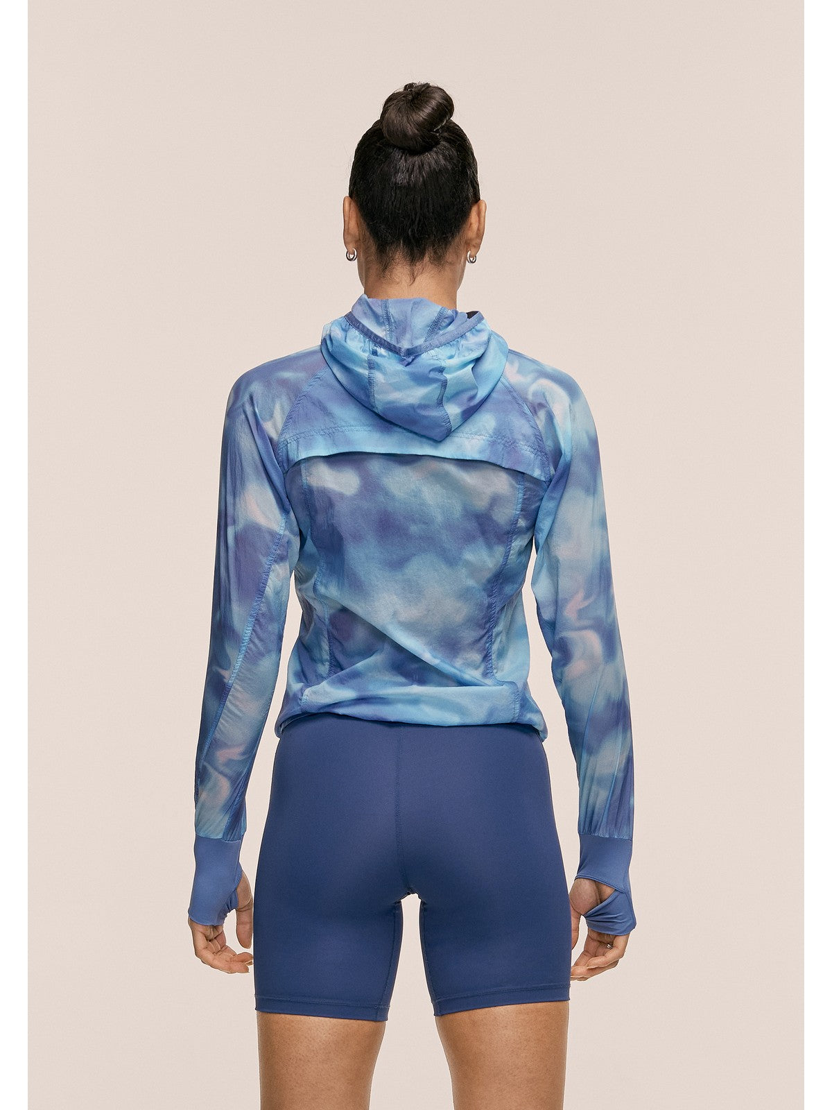 Kurtka damska CASALL Breeze Printed Running Jacket kolor granatowy