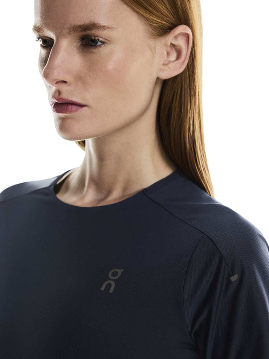 Koszulka damska do biegania On Performance-T granatowo czarny
