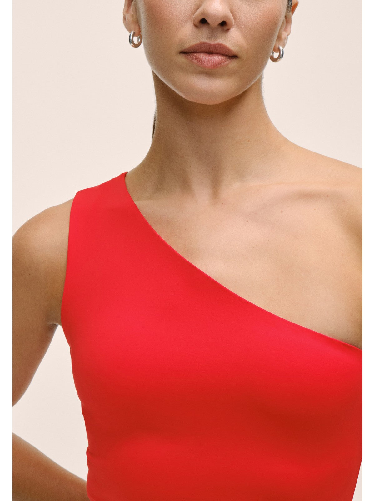 Koszulka treningowa damska CASALL One Shoulder Bra Tank kolor czerwony