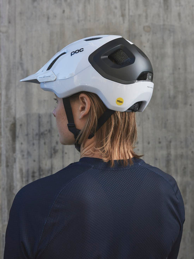 Kask rowerowy POC Axion Race Mips biało czarny