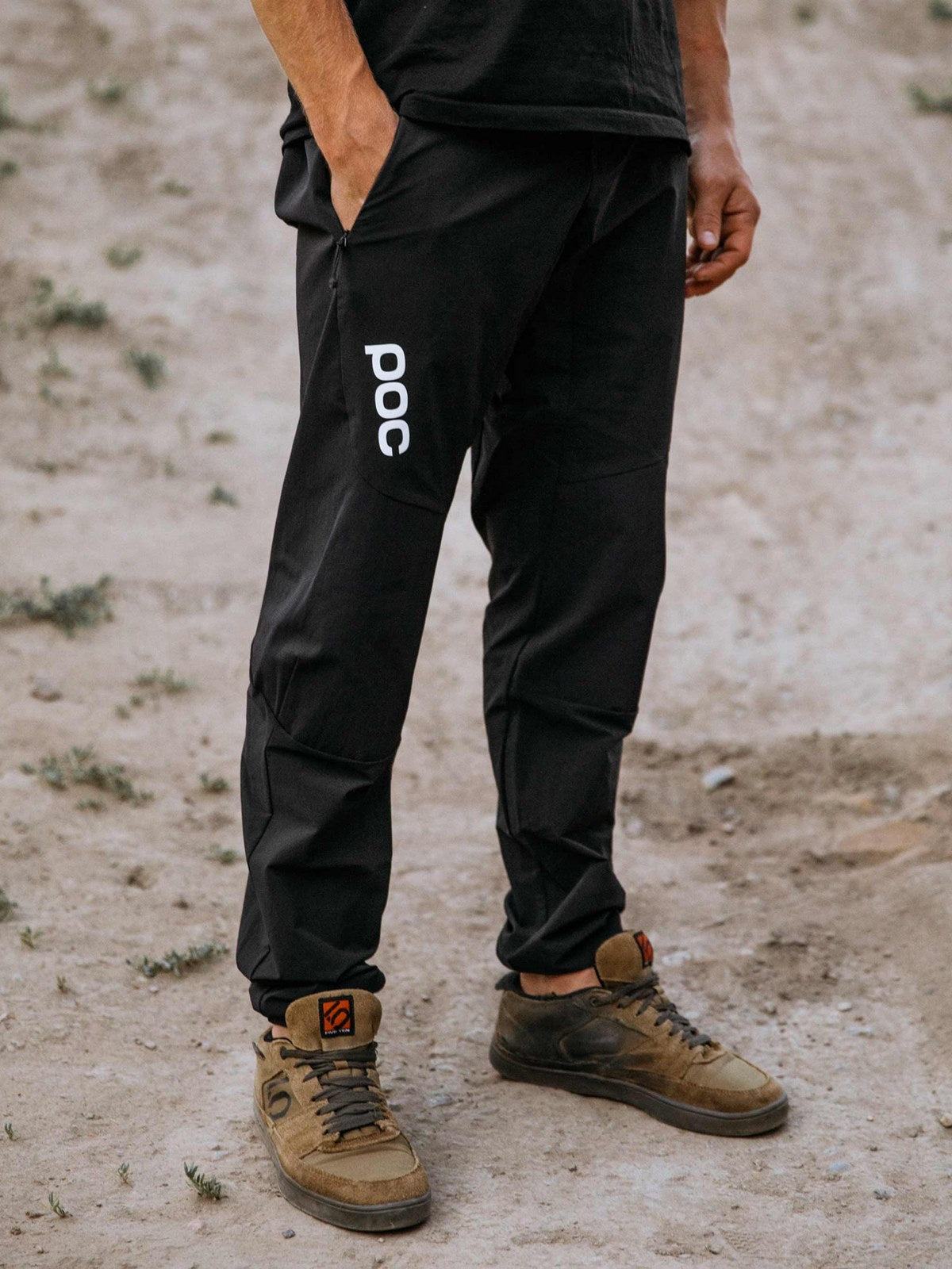 Spodnie rowerowe POC Rhythm Resistance czarny - Spodenki - Adventure Sports