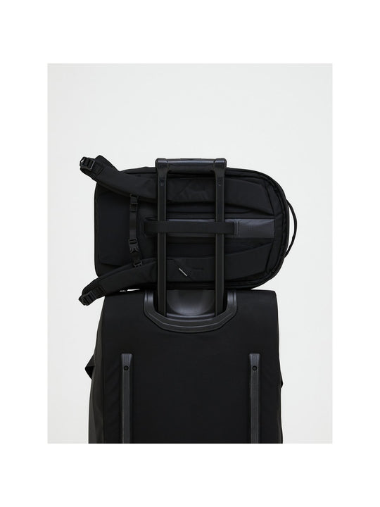 Plecak PEAK PERFORMANCE Commuter Backpack czarny
