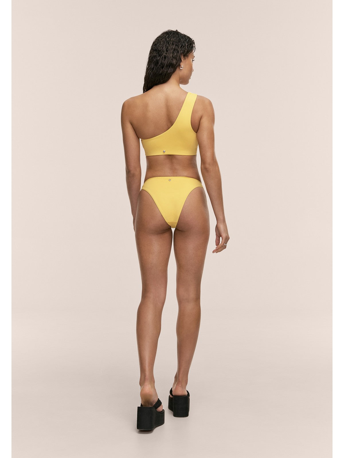 Majtki kąpielowe CASALL Twist Bikini Breif kolor żółty
