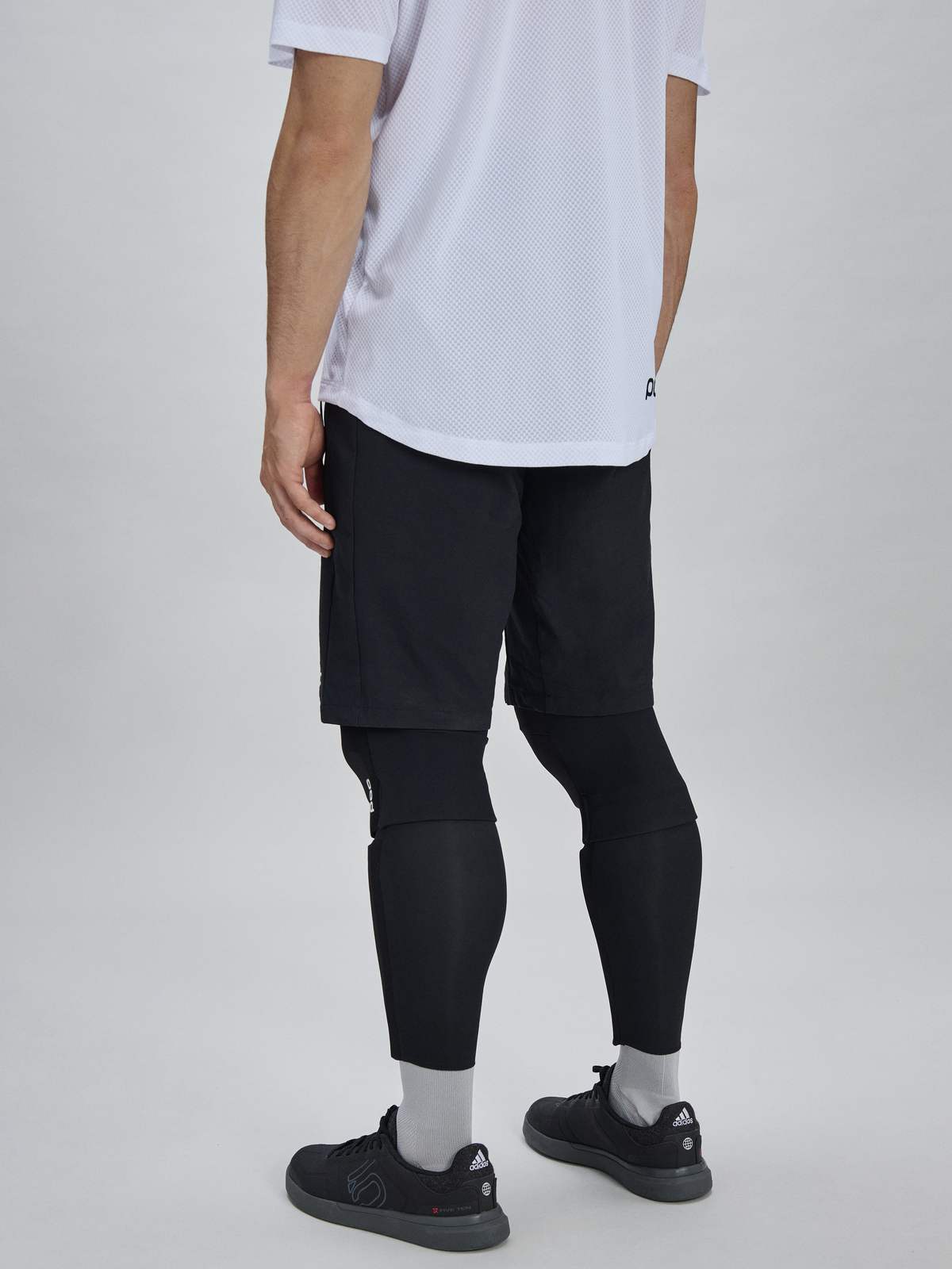 Spodenki rowerowe POC M's Motion Shorts czarne