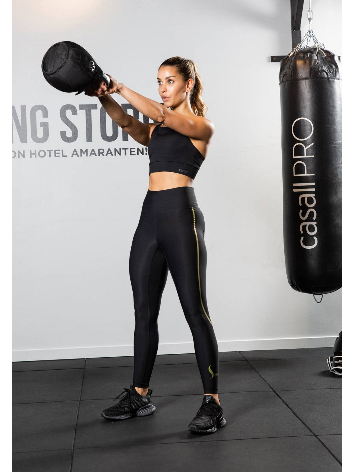 Ciężarek CASALL Kettlebell Soft 16kg kolor czarny