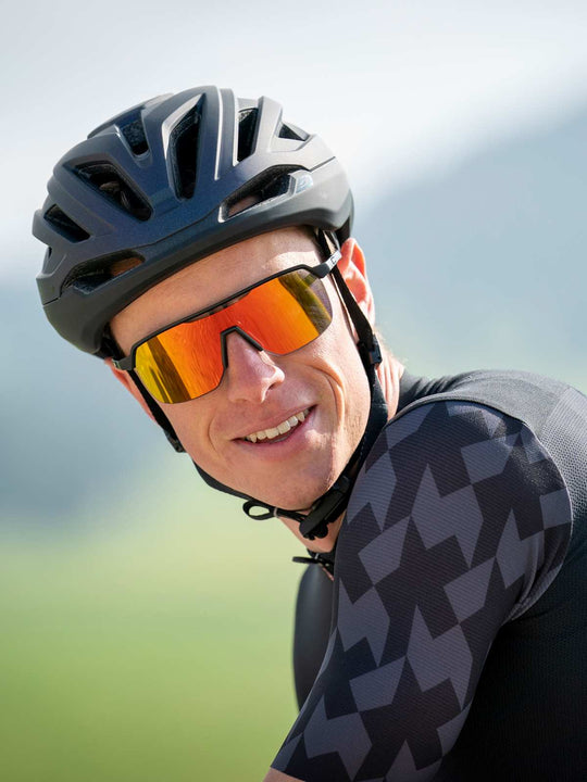 Okulary fotochromowe JULBO FREQUENCY - czarne | Reactiv Light Amplifier cat 1-3 - M - Adventure Sports
