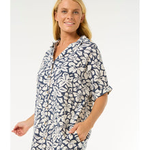 Sukienka koszulowa RIP CURL Las Dalias Ss Shirt Dress granatowa w kwiaty
