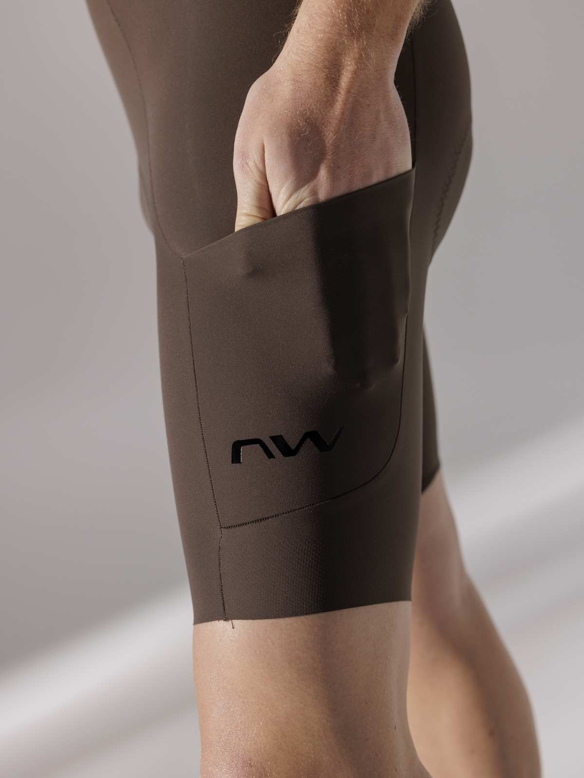 Spodenki rowerowe NORTHWAVE Extreme Rock Bibshort brązowe