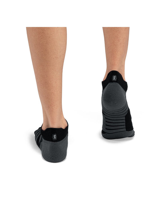 Skarpety do biegania On Performance Low Sock czarny
